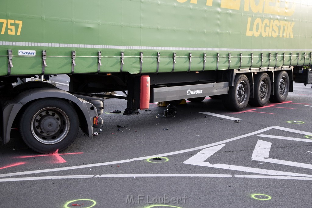 Schwerer Motorrad Unfall Feldkassel Robert Boschstr Edsel Fordstr P007.JPG - Miklos Laubert